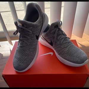NIKE-W Nike Lunarepic Low Flyknit 2-Wolf Grey